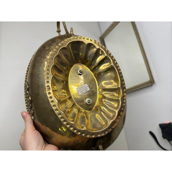 Vtg MCM Solid Brass Hammered Footed Center Bowl Decorative Bowl Double Handle - Picture 7 of 10